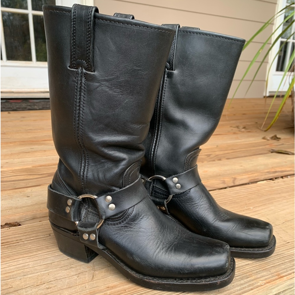 Frye 12R Harness black woman’s size 7.5 square toe